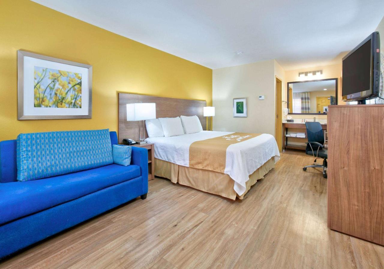 Days Inn By Wyndham Batesville Esterno foto