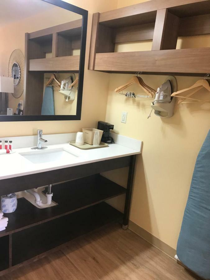 Days Inn By Wyndham Batesville Esterno foto